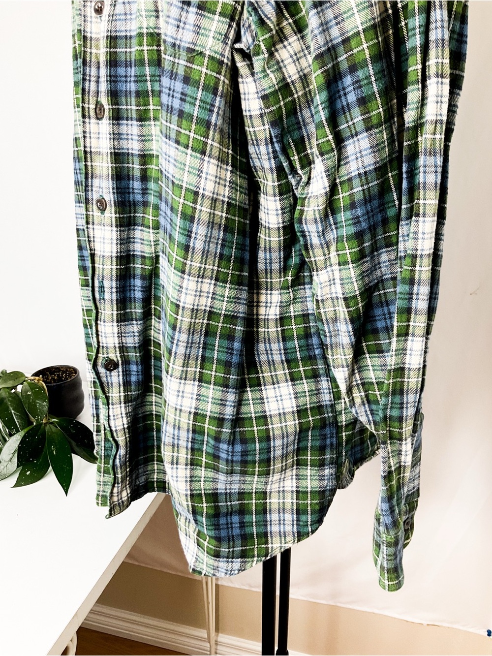 Vintage Eddie Bauer Green & Blue Soft Cotton Plaid Shirt - Picture 9 of 11